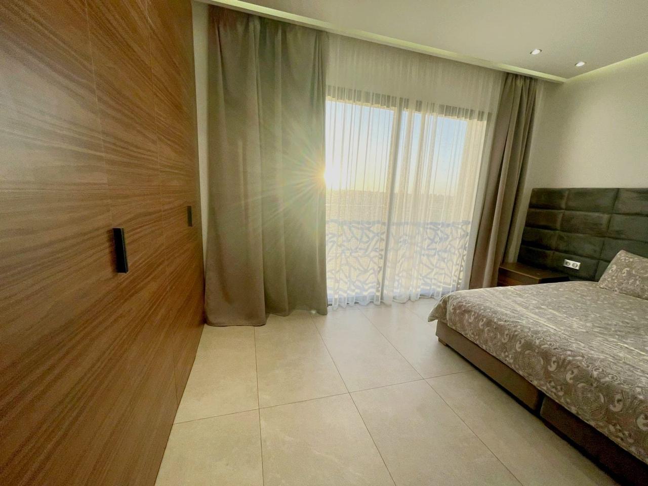 VILLA FLY