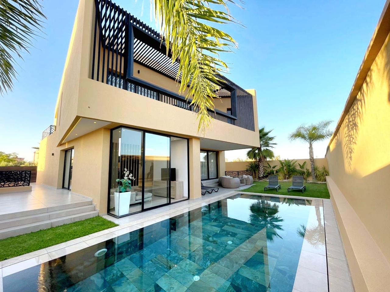 VILLA FLY