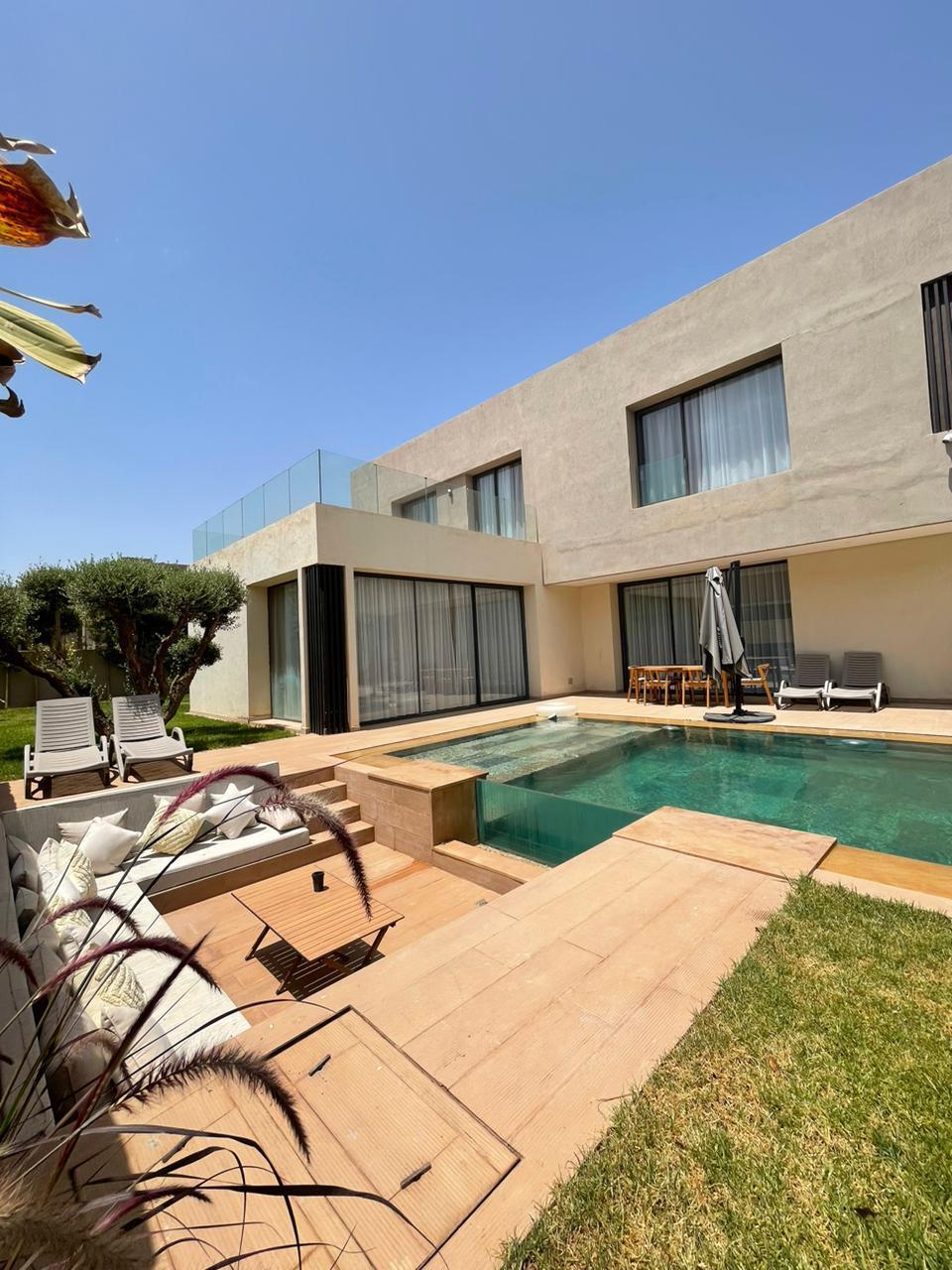 VILLA GIRO