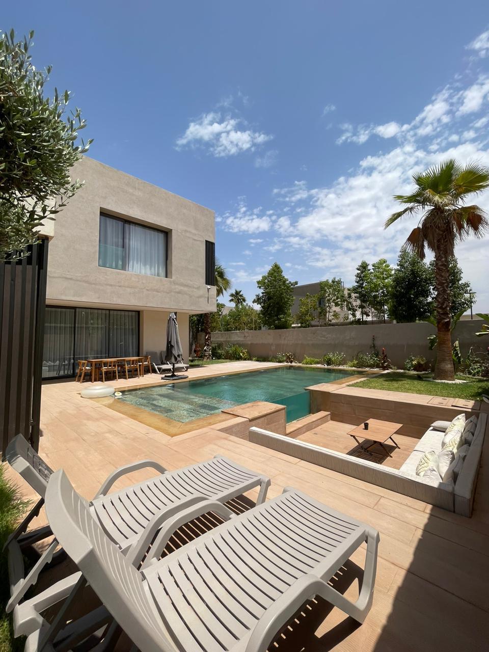 VILLA GIRO