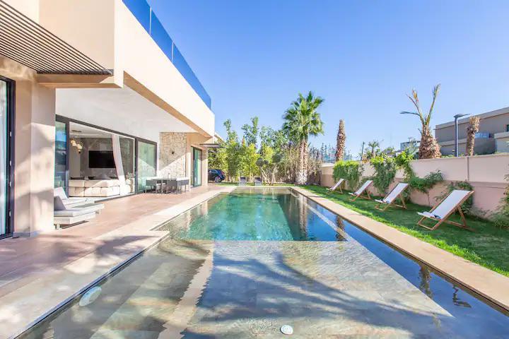 VILLA SEASON