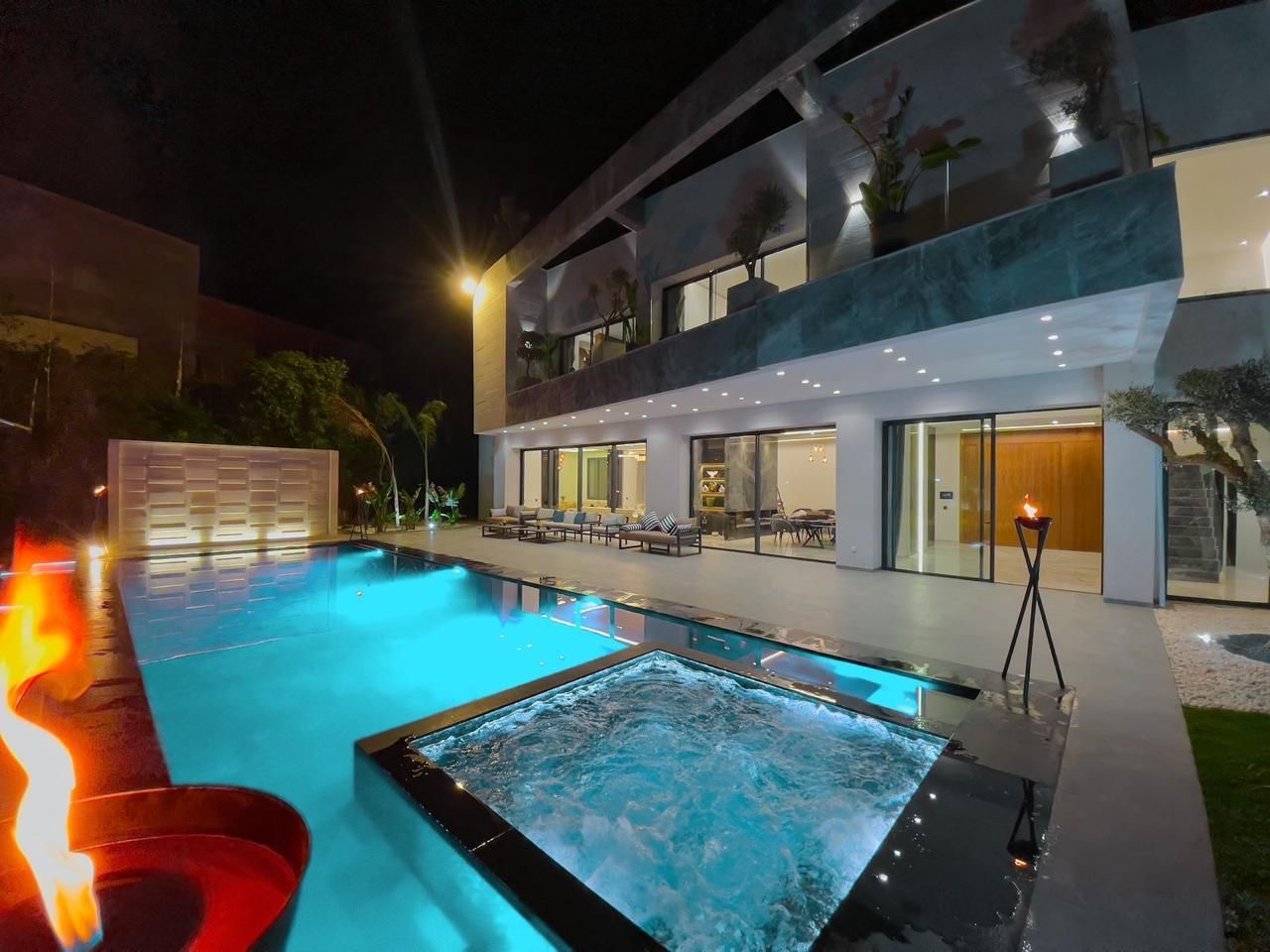 VILLA HOPEIL