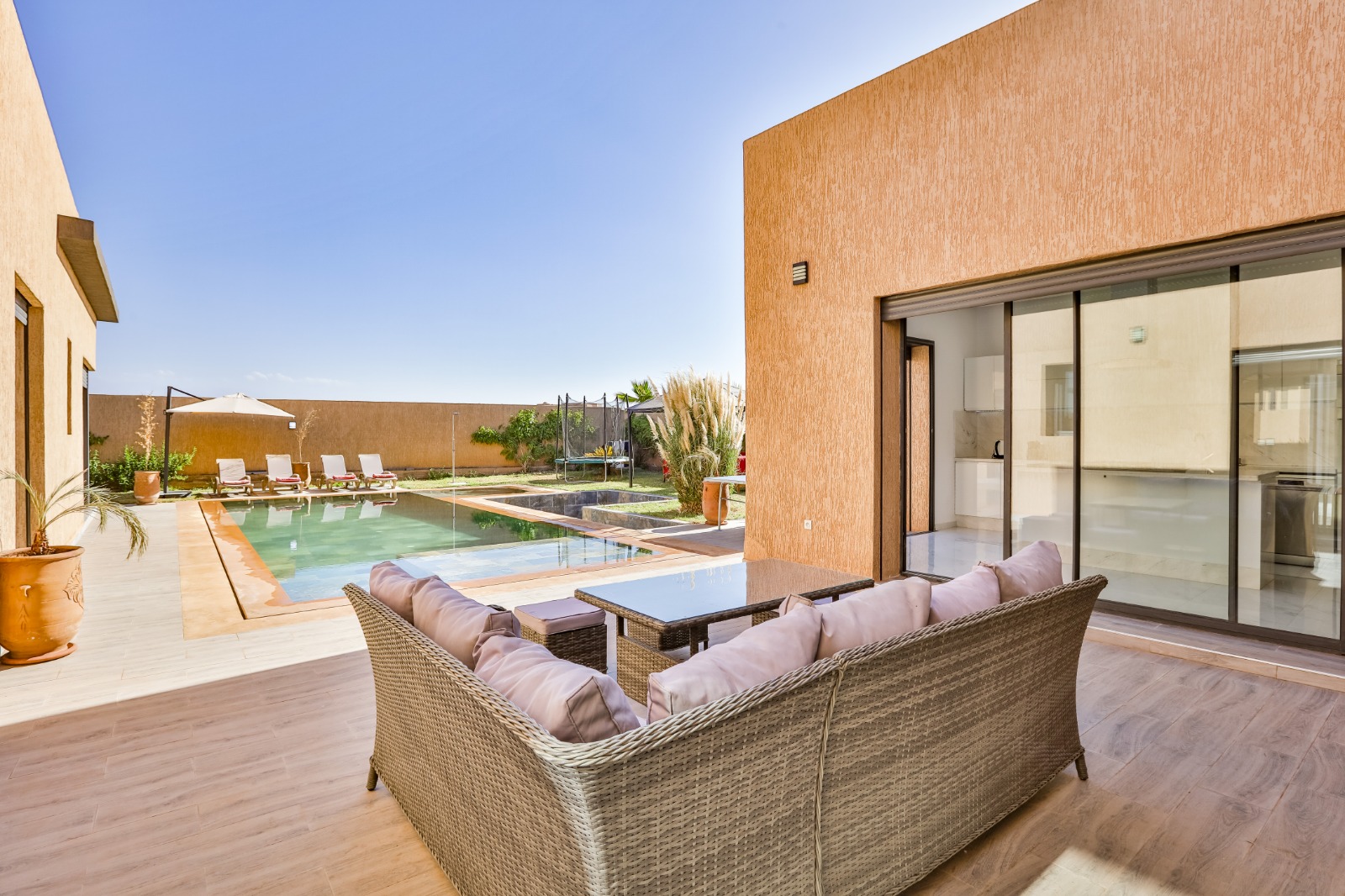 VILLA PLUS