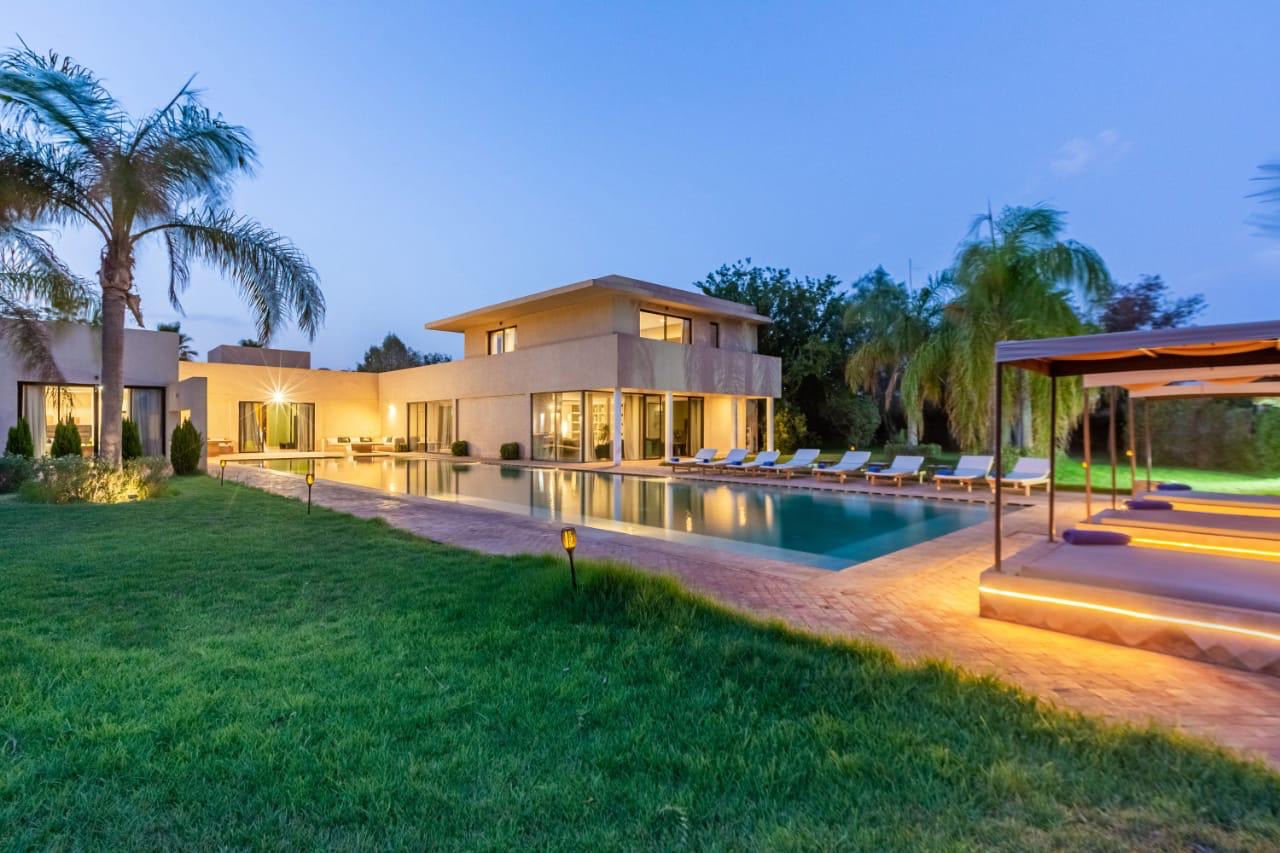 VILLA FROZEN